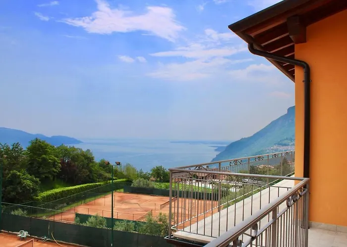 アパートホテル Morele ティニャーレ